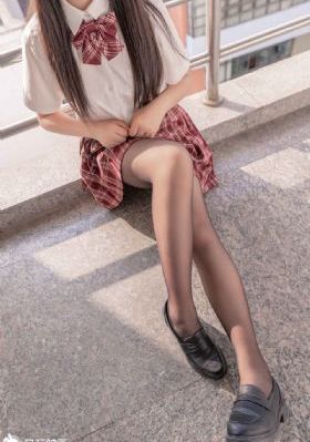 李采潭的在厨房大战的电影_1080在线播放